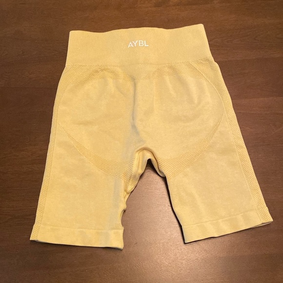 AYBL Motion Seamless Cycling Shorts - Picture 4 of 6